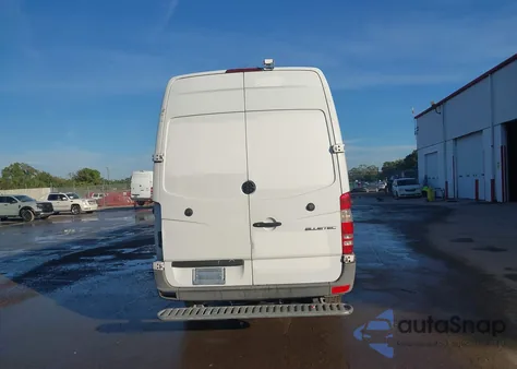 2015 Mercedes-Benz Sprinter 2500 High Roof z USA, uszkodzony, nr VIN WD3PE8DB2FP127501